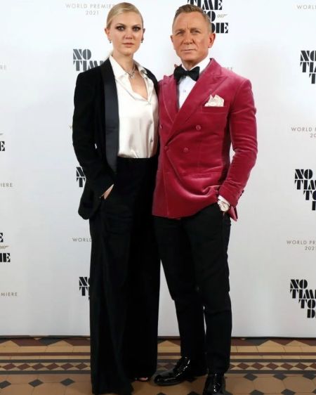 Ella Craig is first daughter of Daniel with his first wife.